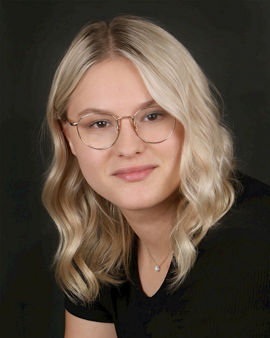 Mia - Mitarbeiterin Trend-Hairstyling in Reutlingen/Pfullingen